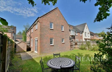 Cracklewood Close, West Moors, Ferndown, BH22