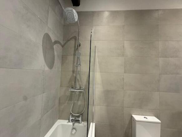 2 bed Flat to rent Image 9