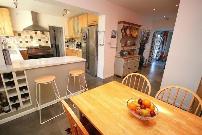 Kitchen to Inner Hall.