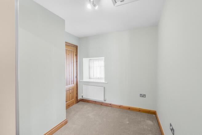 3 bed Semi-Detached for sale Image 12