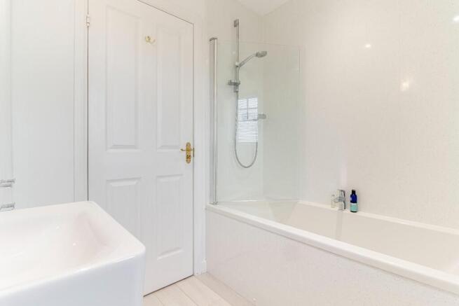 Bathroom - B.jpg