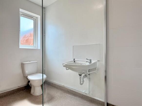 3 bed Terraced for sale Image 9