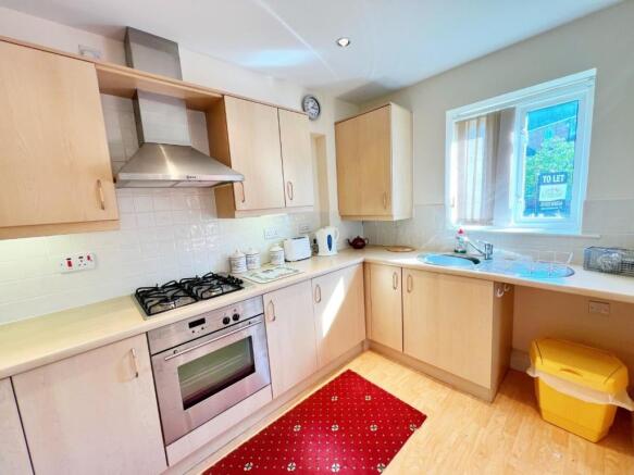 Kitchen pic 3.jpg