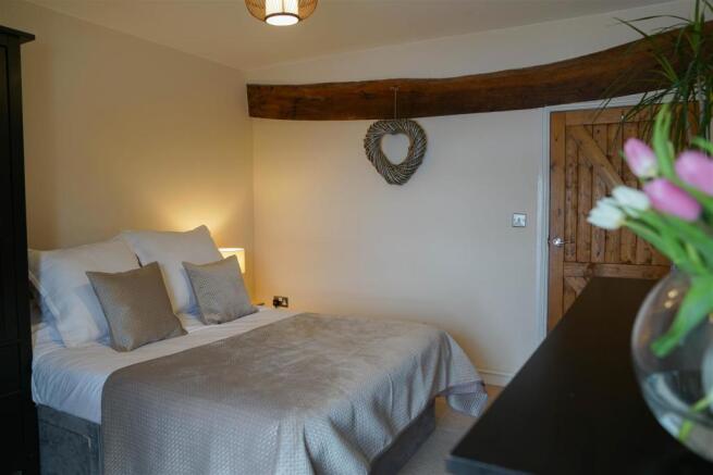 Oak beams throughout