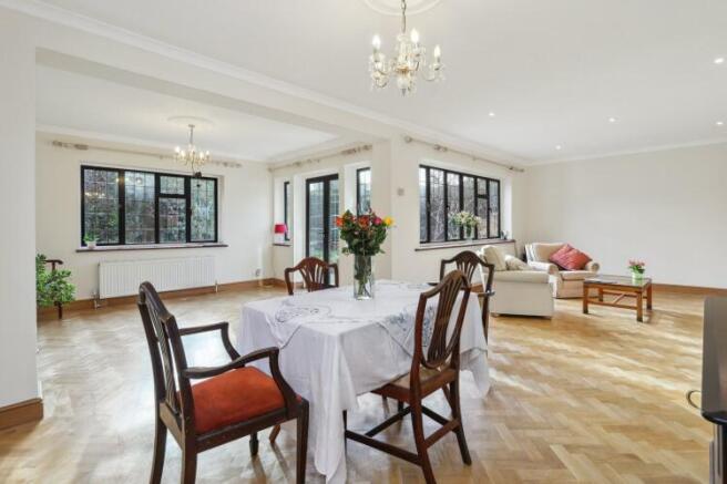 Living/dining room