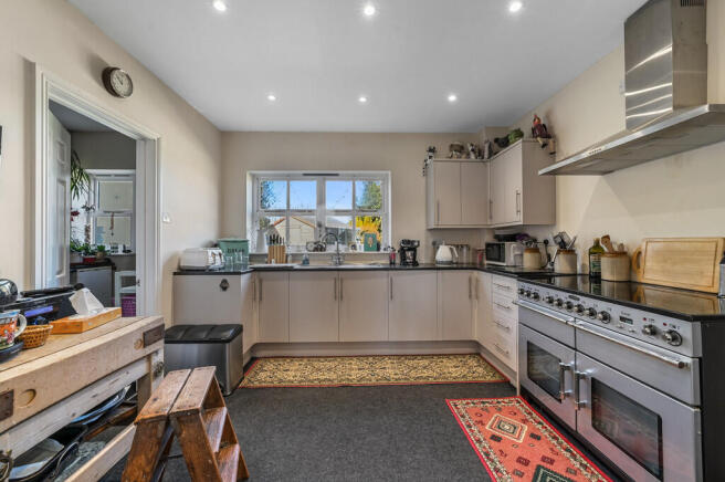 Kitchen photo 1