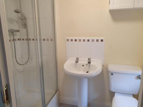 Ensuite Shower room.jpg