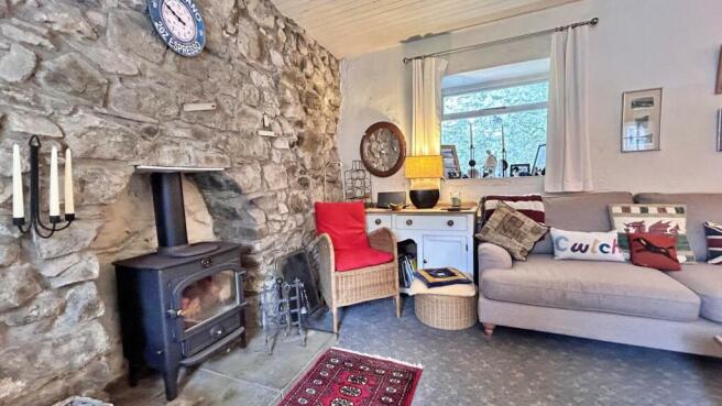 Living Room 2.jpg