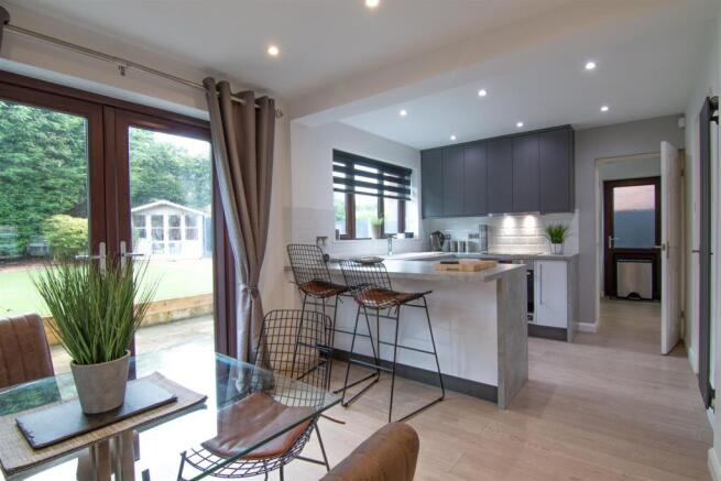 2. KITCHEN DINER AND UTILITY.jpg