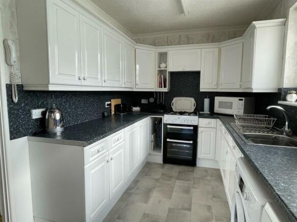 Kitchen..jpg