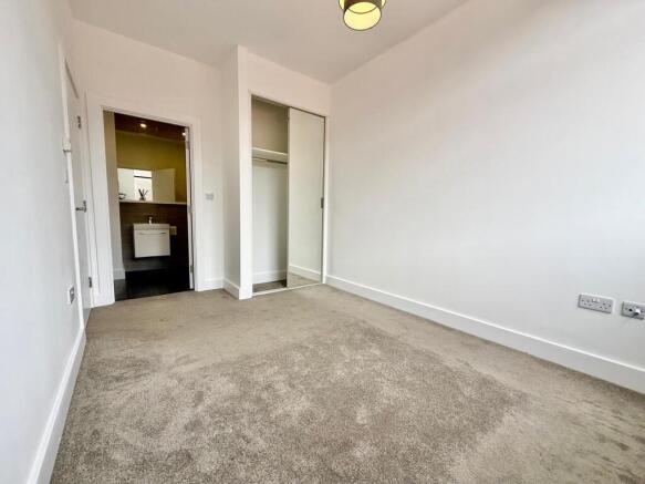 2 bed Flat to rent Image 9