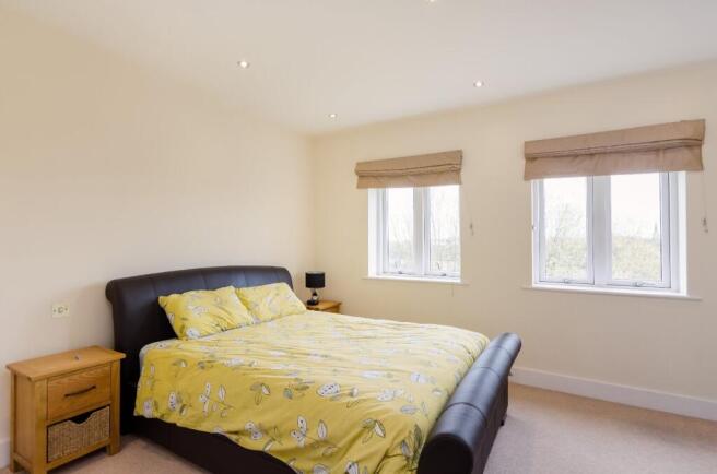 2 bed Flat for sale Image 7