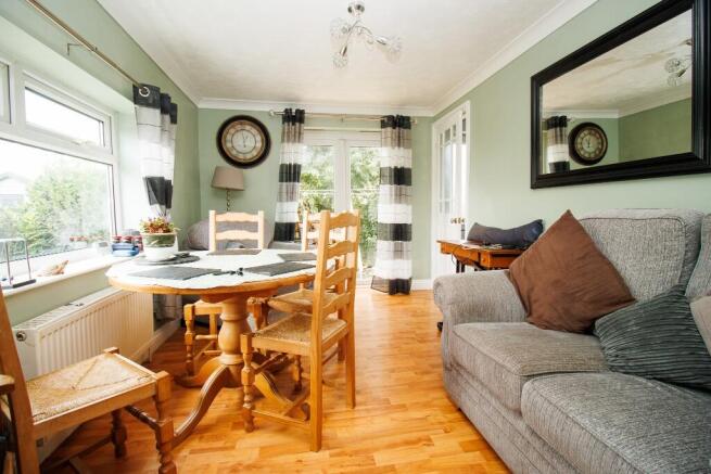 3 bed Semi-Detached for sale Image 6