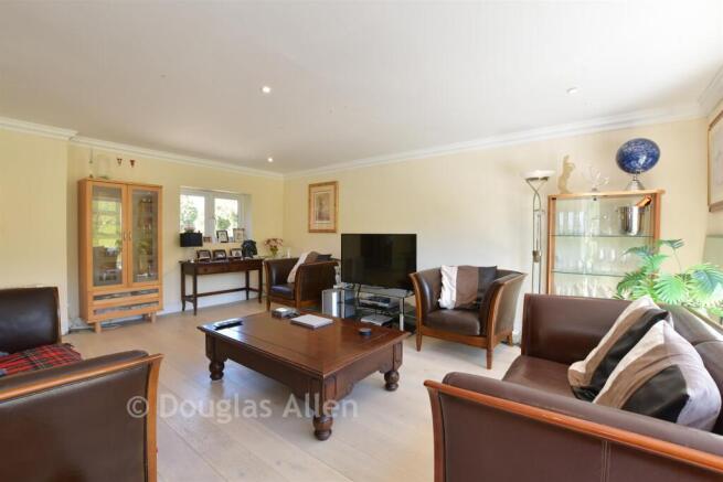Lounge/Kitchen/ Dining Room