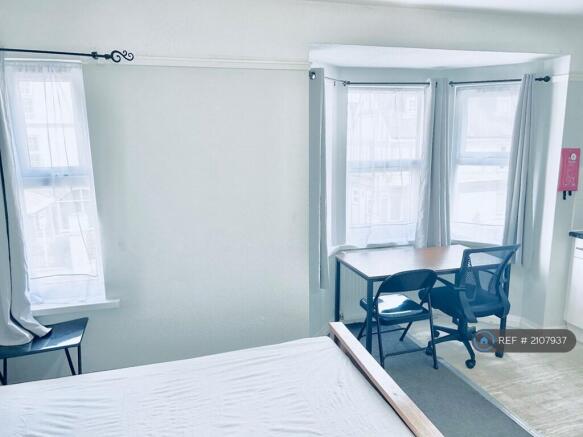 Studio With Own Kitchen & Bathroom