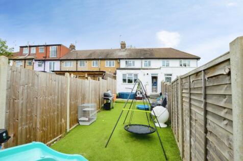 Berkeley avenue, Greenford, UB6