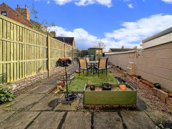 Enclosed Garden 888