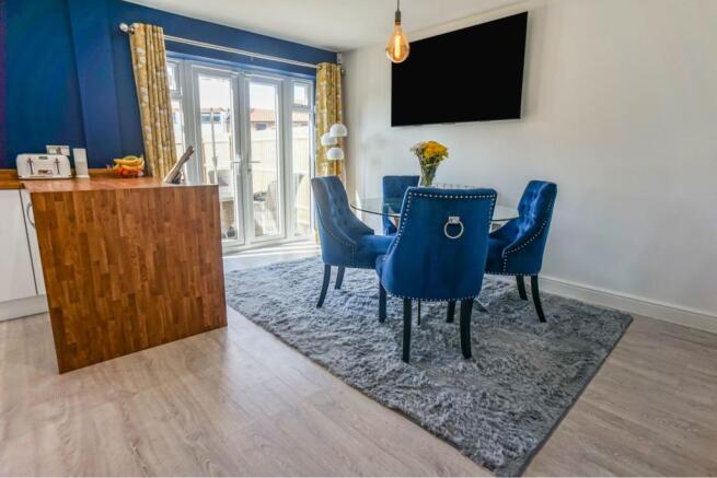 Kitchen/Dining Room