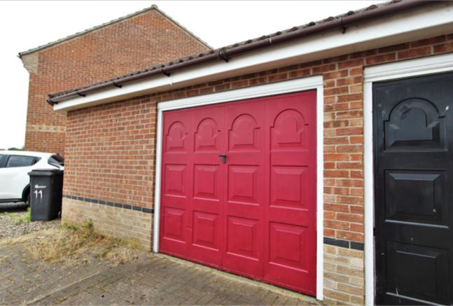 Garage/Drive