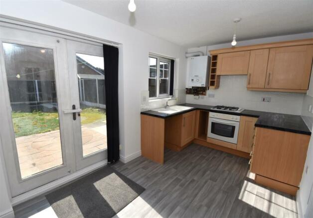 Kitchen/dining.
