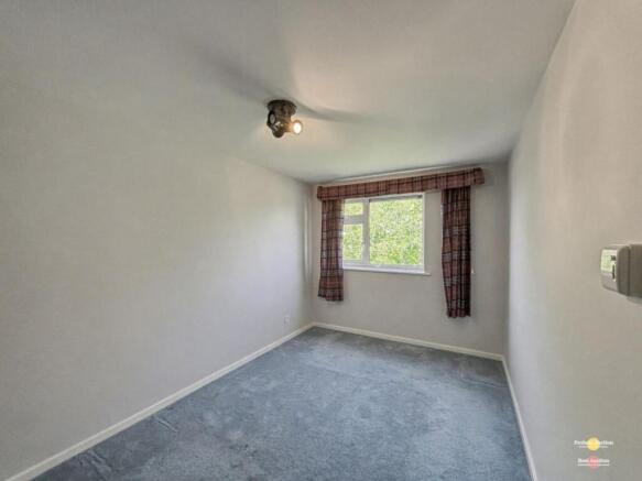 2 bed Flat for sale Image 11