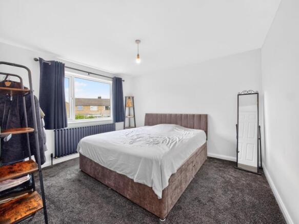 4 bed Semi-Detached for sale Image 11