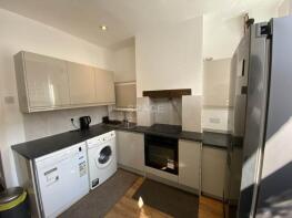 104, Blenheim Gardens, Reading RG1 5QJ