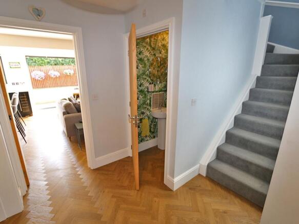 4 bed Detached for sale Image 4