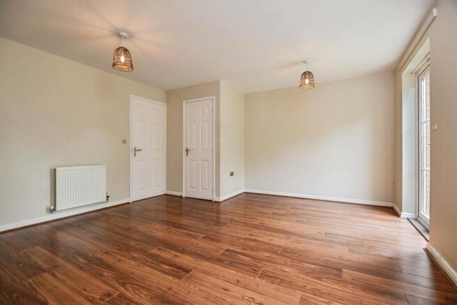 3 bed Semi-Detached for sale Image 8