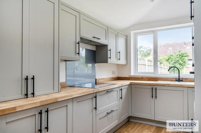 4 bed Semi-Detached for sale Image 4