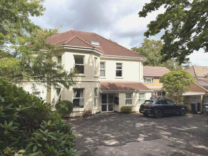 Westbourne, Bournemouth * Garden Flat *
