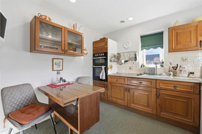 Shirleys Close, Prestbury photo 4