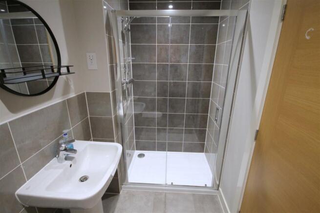 AR Ensuite a.JPG