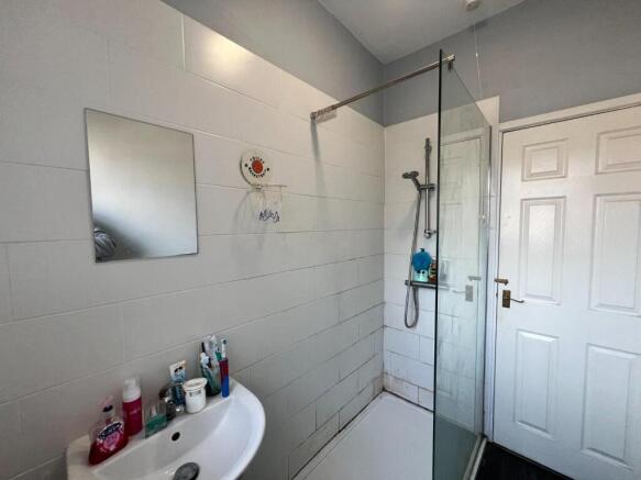 2 bed Terraced to rent Image 7