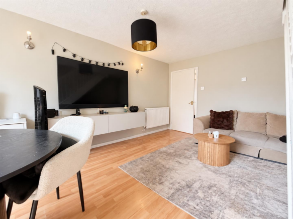 Medina Drive, Pevensey, BN24 5EY photo 2