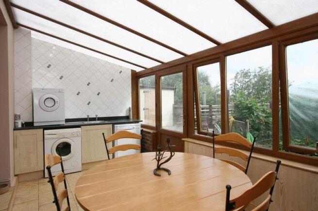 Kitchen Dining Area
