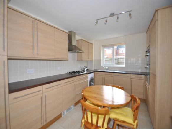 KITCHEN/BREAKFAST ROOM