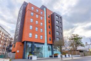 Flat 12, 87 Eden Point, Rectory Grove, Leigh-on-sea SS9 2BF