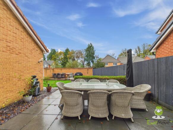 EweMove Estate Agents Basingstoke - Longwood Copse