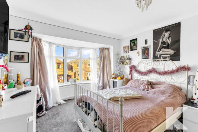 5 bed Semi-Detached for sale Image 11