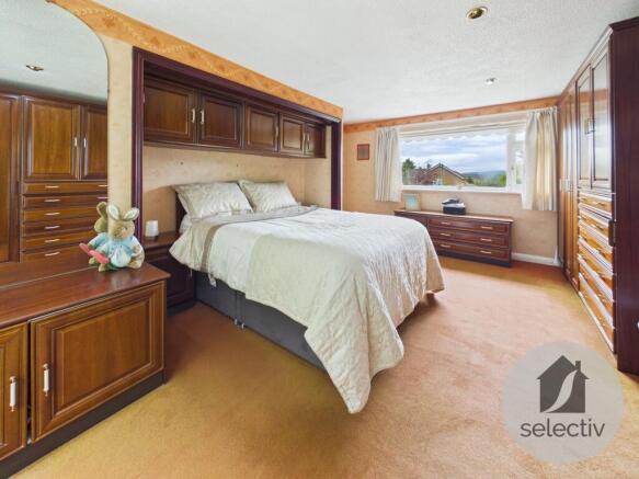 4 bed Detached for sale Image 11
