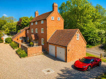 Norton Lindsey, 3 Acres, 6 Double Bedrooms