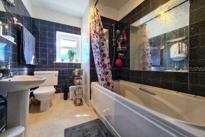 Bathroom / WC