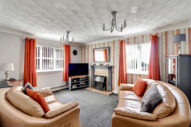 4 bed Detached for sale Image 5