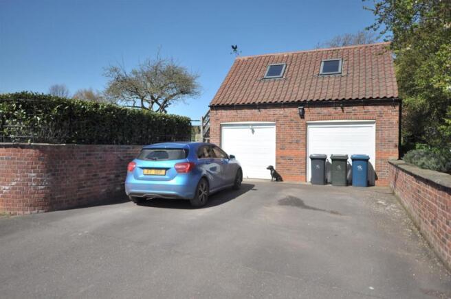 DOUBLE GARAGE