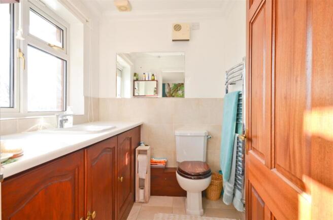 Bedroom 1 En-Suite - Newport - Isle of Wight Estat