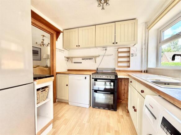 3 bed Semi-Detached for sale Image 5
