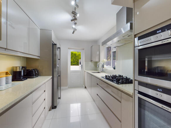 CAM00080P1-PR0380-STILL15