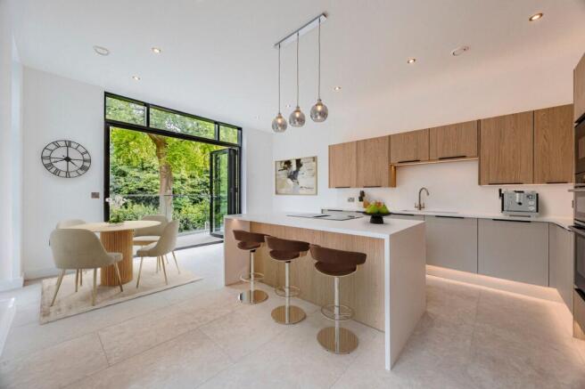 Kitchen/ Dining Area