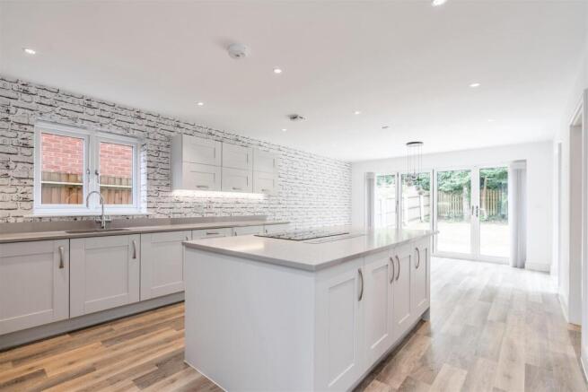 18 Kingswood Green_10.jpg